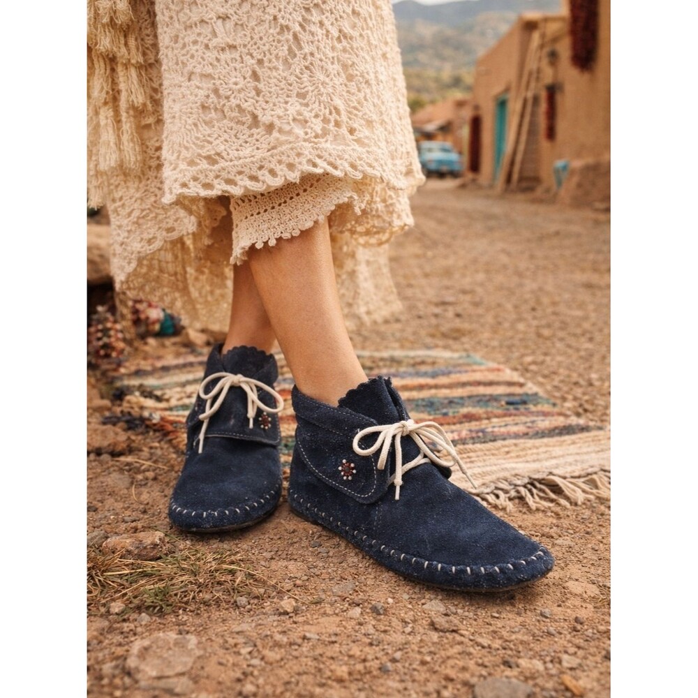 Taos Navy Suede Moccasin 5.5 Beaded Lace Cozy Cottage Soft Comfort Leather Boho